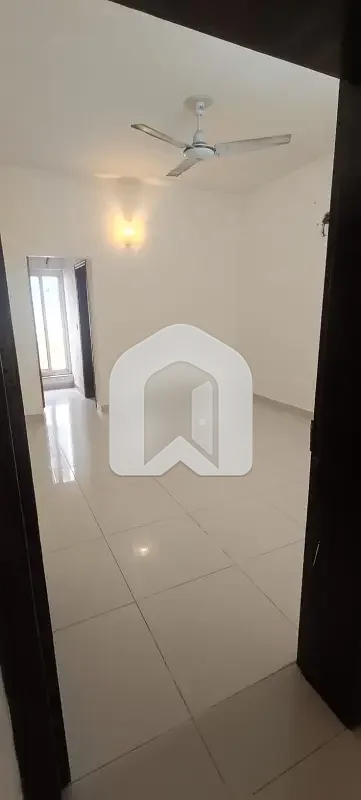 10 Marla Upper Portion Available For Rent And Beautiful Location, photo 4