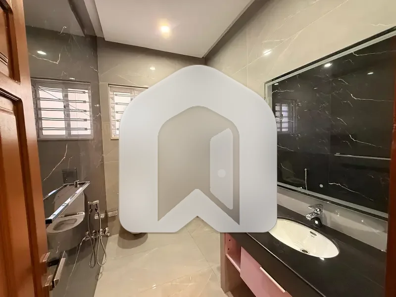 Brand New Luxurious House For Rent On Most Prime Location, photo 6
