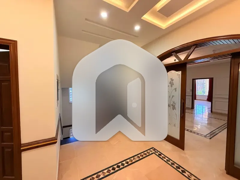 Brand New Luxurious House For Rent On Most Prime Location, photo 9