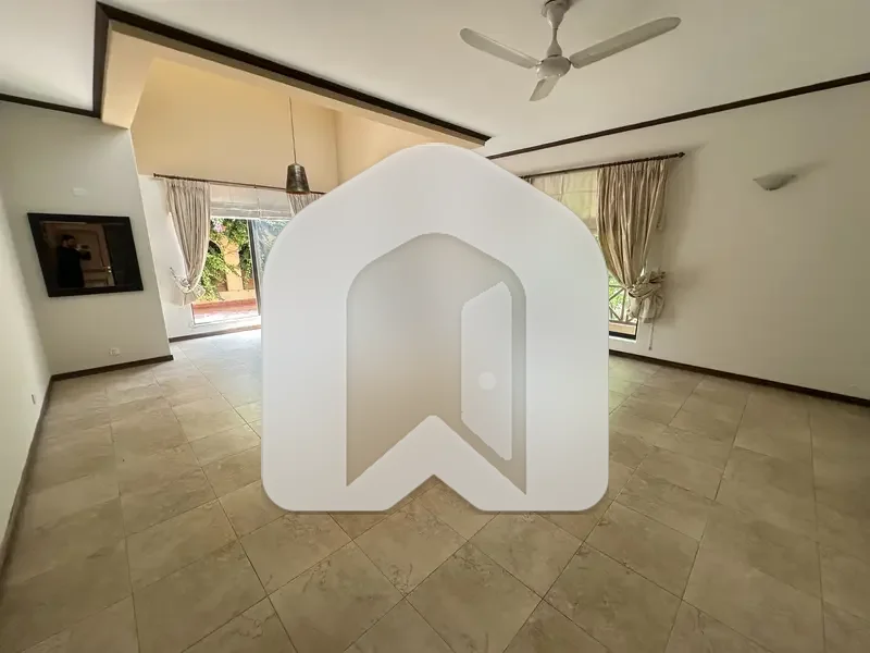 F-7 5 Bedroom Spacious House For Rent With Lawn And Basement