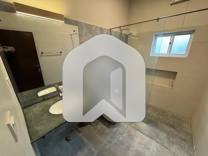 Brand New Luxurious House For Rent On Most Prime Location, photo 13