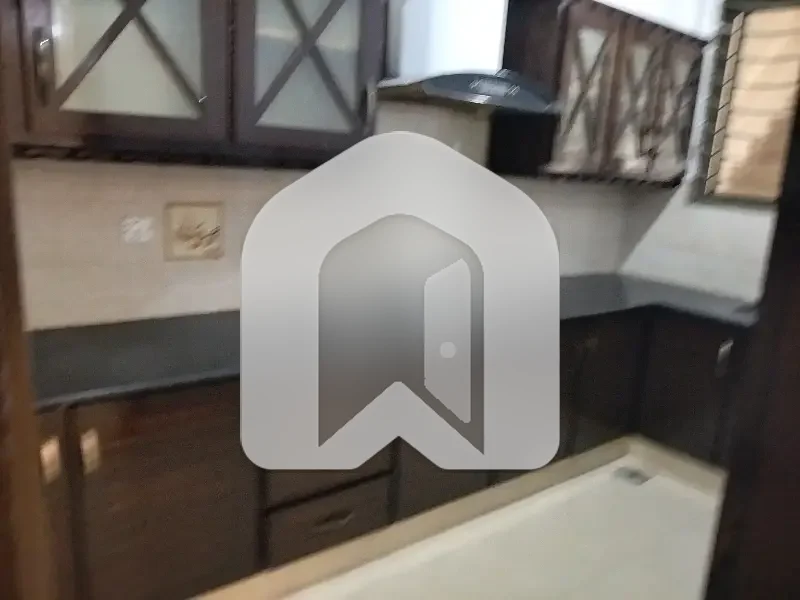 Beautiful upper portion with servant quarter and separate Gate, photo 2