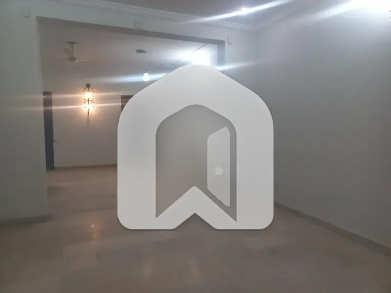 Reserve A Centrally Located Lower Portion In E-11/3, photo 3