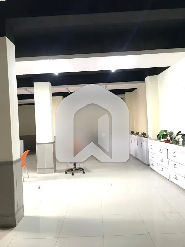 Commercial Space Available For Rent Total 9500-SQUARE FEET Location:Expressway, photo 9