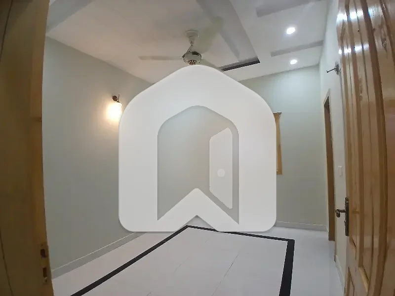 G13 35x70 Upper Portion Available For Rent, photo 11