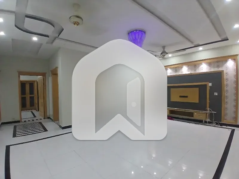 G13 35x70 Upper Portion Available For Rent, photo 3