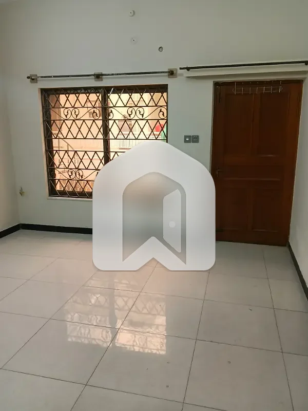 I-8/3 NEWLY RENOVATED UPPER PORTION 3 BED 3 BATH NEAR TO KACHNAR PARK 180K, photo 5