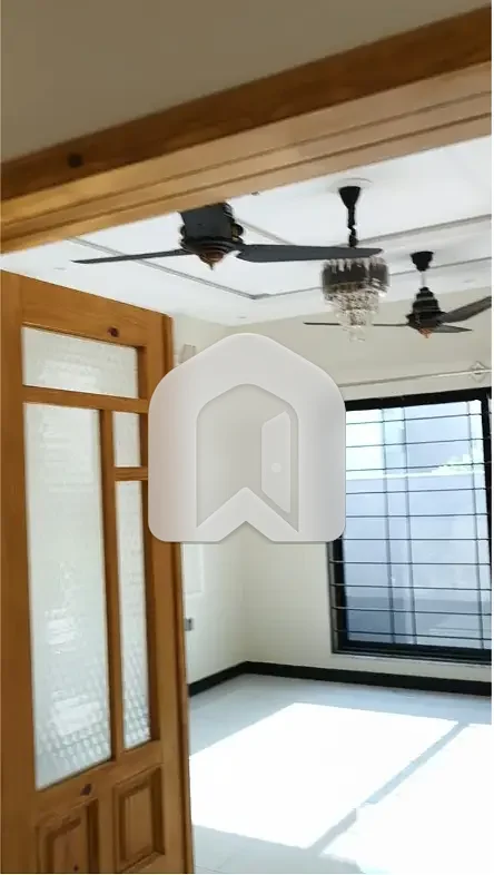 6 Marla Portion For Rent Ravi Block Mumtaz City.