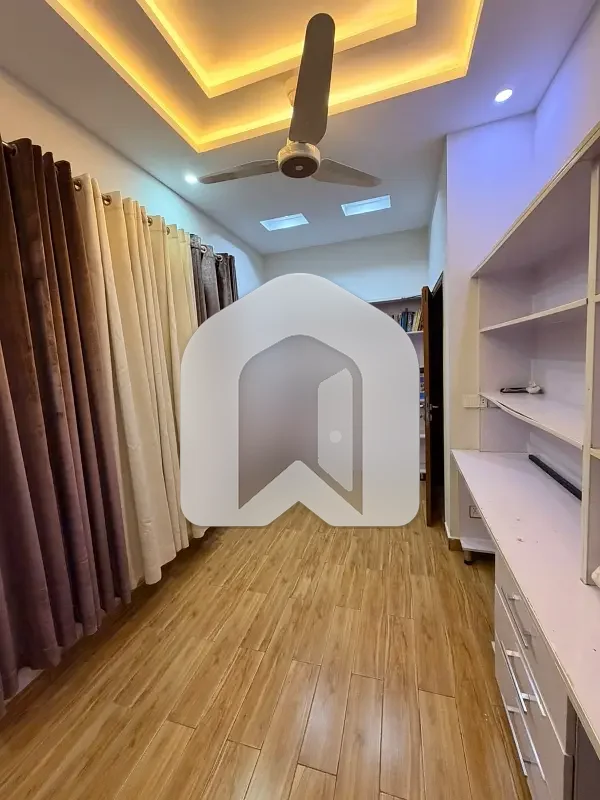 10 Marla Luxury Fully Furnished With 15kv Solar Installed House Avaliable For Rent In Bahria Enclave Sector C1., photo 9