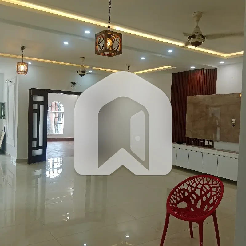 14 Marla Brand New Luxury Designer House Upper Portion Available For Rent Margala Facing Near To Double Rod.  Services Charges 1 Month Rent Payable Both Parties, photo 8