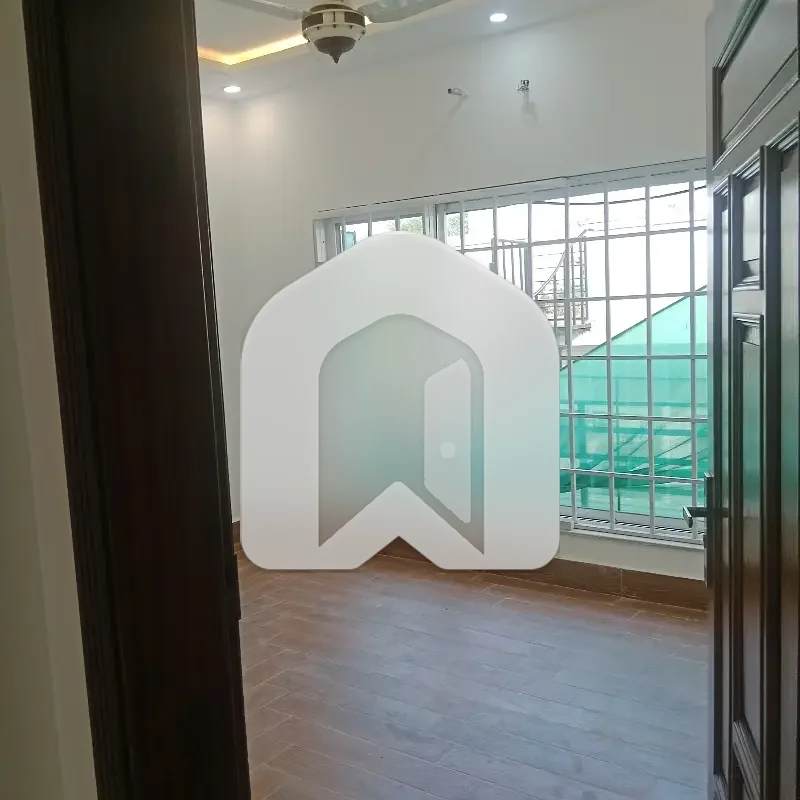 14 Marla Brand New Luxury Designer House Upper Portion Available For Rent Margala Facing Near To Double Rod.  Services Charges 1 Month Rent Payable Both Parties, photo 13