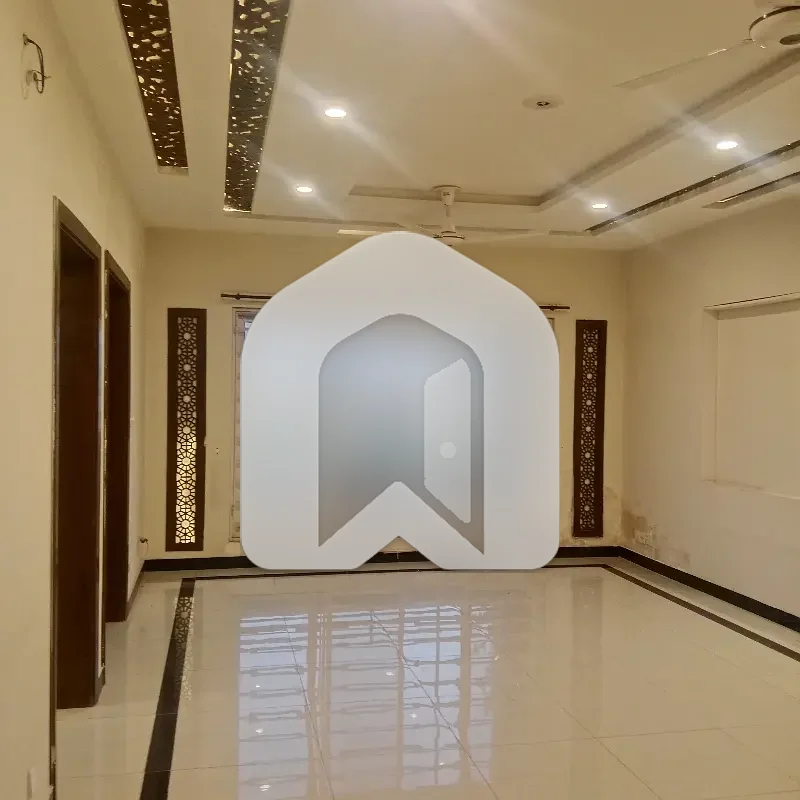14 Marla Upper Portion Available For Rent Neat & Clean Beautiful House, photo 6