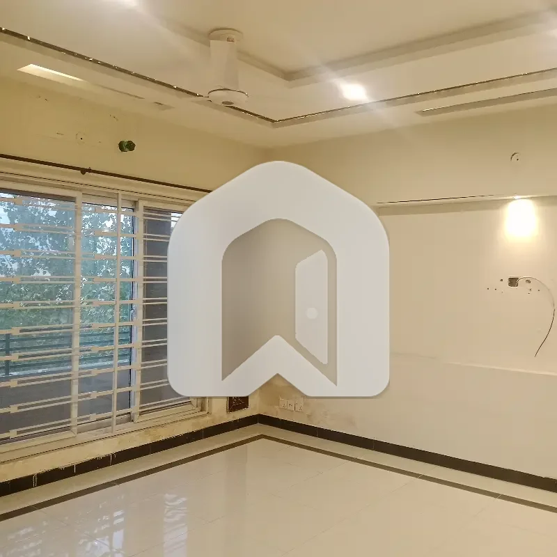 14 Marla Upper Portion Available For Rent Neat & Clean Beautiful House, photo 7