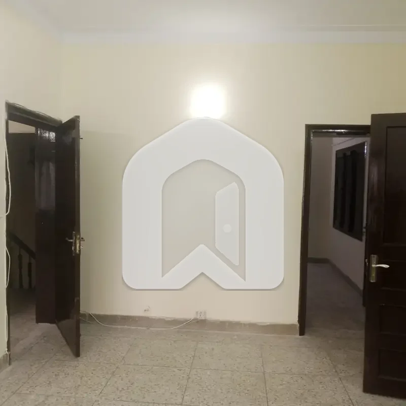 Spacious 3-Bedroom Upper Portion for Rent in F-8, Islamabad, photo 6