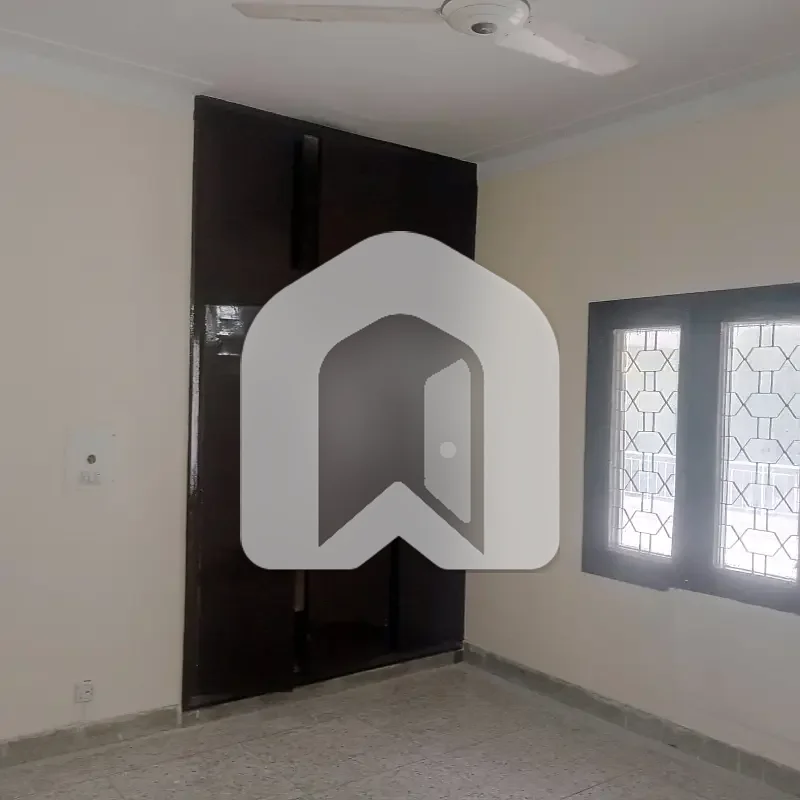 Spacious 3-Bedroom Upper Portion for Rent in F-8, Islamabad, photo 17