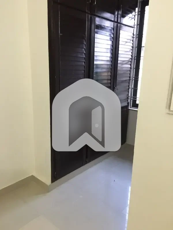 I 8 3 3 bedroom drawing room tv lounch kitchen attached washroom servant room upper portion for rent, photo 9