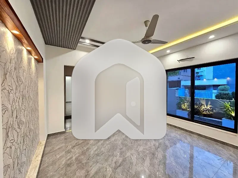 Kanal Brand New Designer Luxury Upper Portion Available For Rent In DHA Phase 2 Isb, photo 9