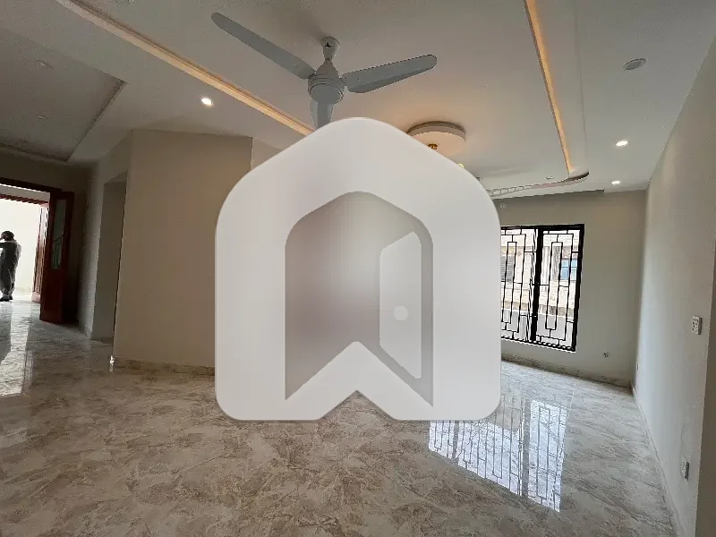 10 Marla (35x70) Like New Full House For Rent In G-13 Islamabad