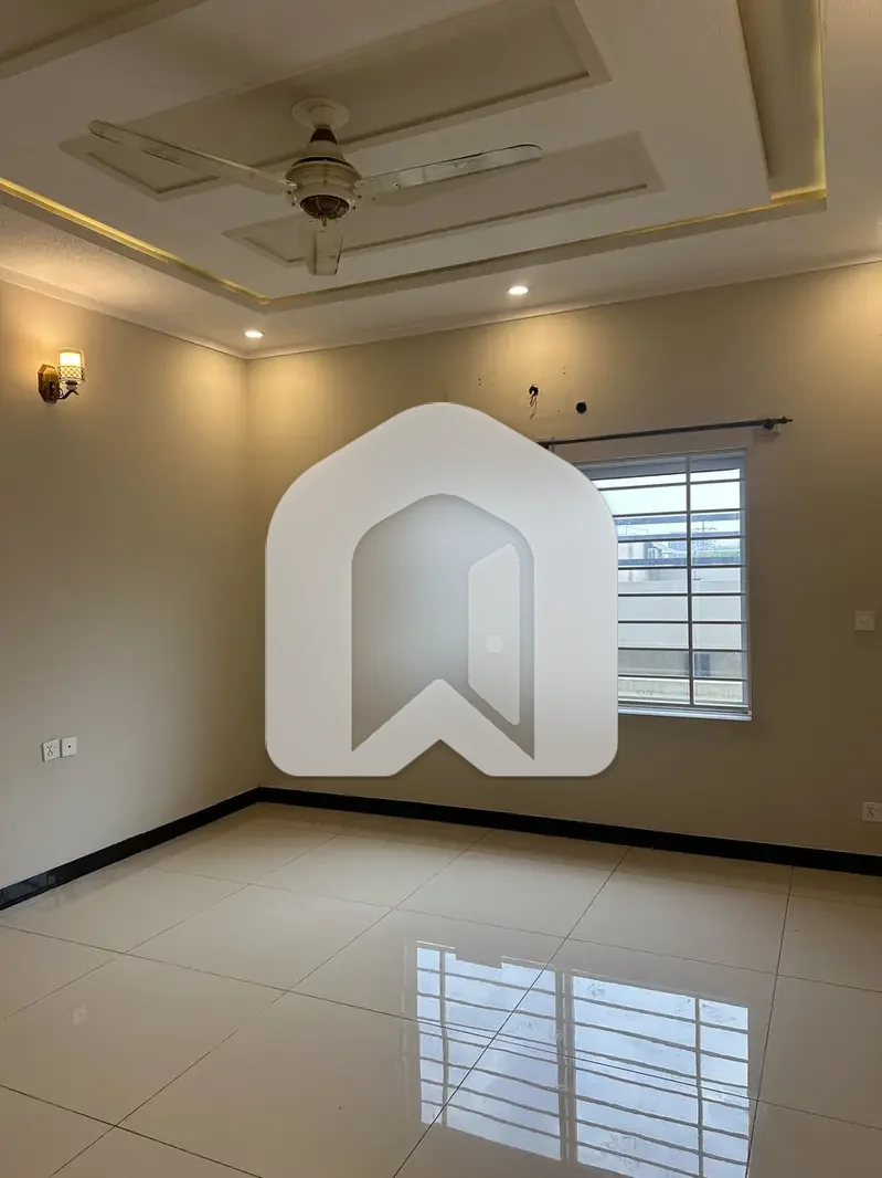 40x80 Double Unit House Available For Rent In G-13/4 Islamabad, photo 10