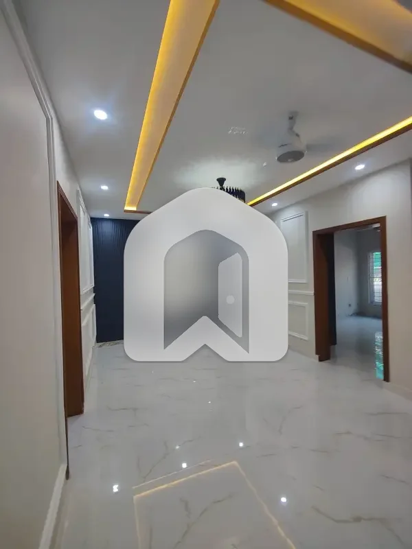 G9/3 Full House 5 Bed 2 Kitchen