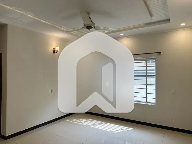 40x80 Ground Portion Available For Rent In G-13 Islamabad, photo 8
