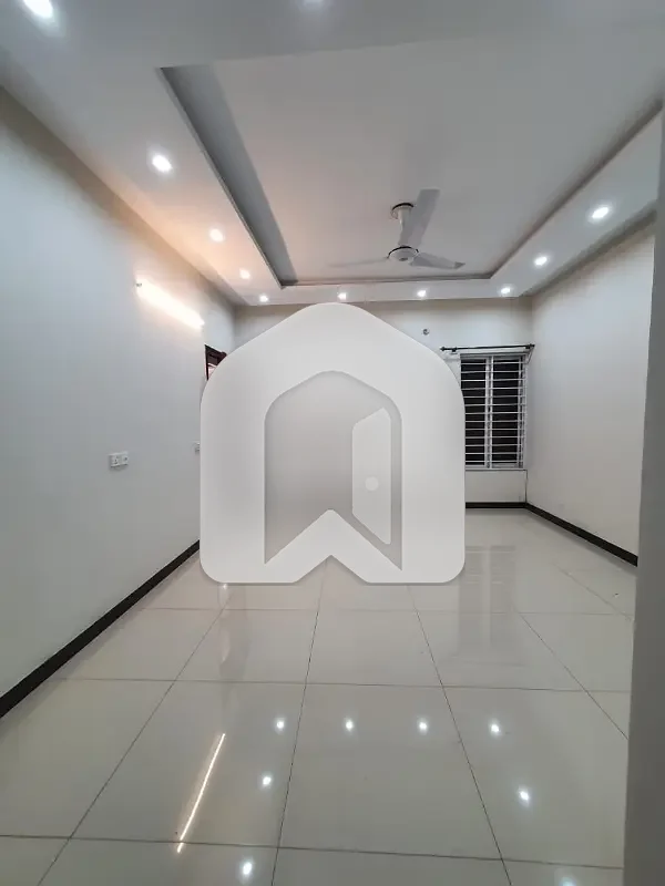 1 Kanal Lower Ground Portion For Rent In G-13 Islamabad, photo 8