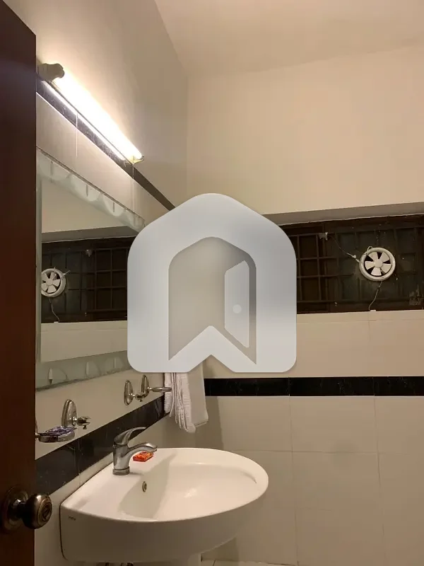 1 Kanal Lower Ground Portion For Rent In G-13 Islamabad, photo 20