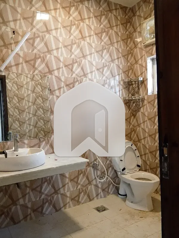 5 BEDROOM HOUSE AVAILABLE FOR RENT F-11 ISLAMABAD Prime & Ideal Location | Perfect for Family Living, photo 17
