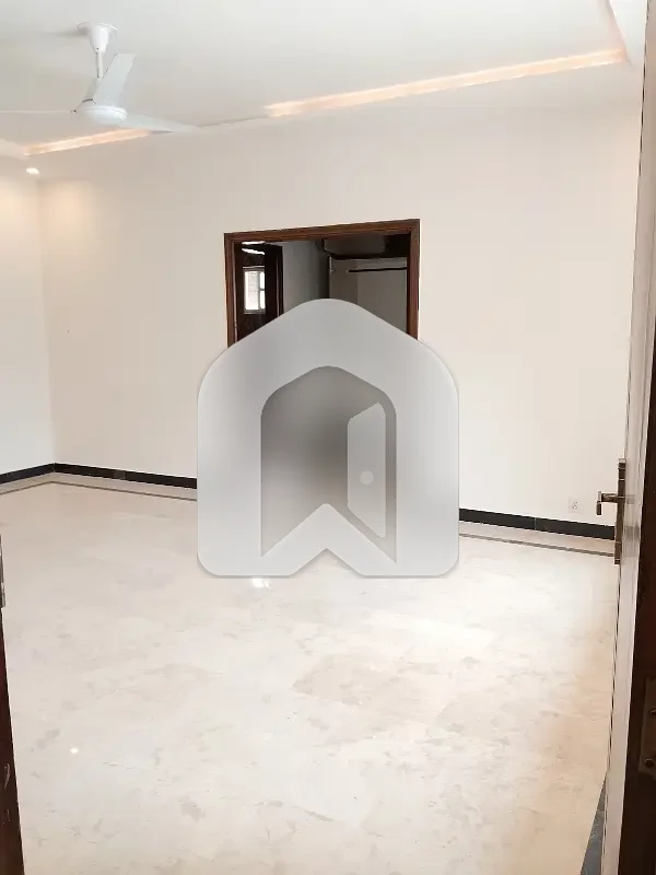 5 BEDROOM HOUSE AVAILABLE FOR RENT F-11 ISLAMABAD Prime & Ideal Location | Perfect for Family Living, photo 19