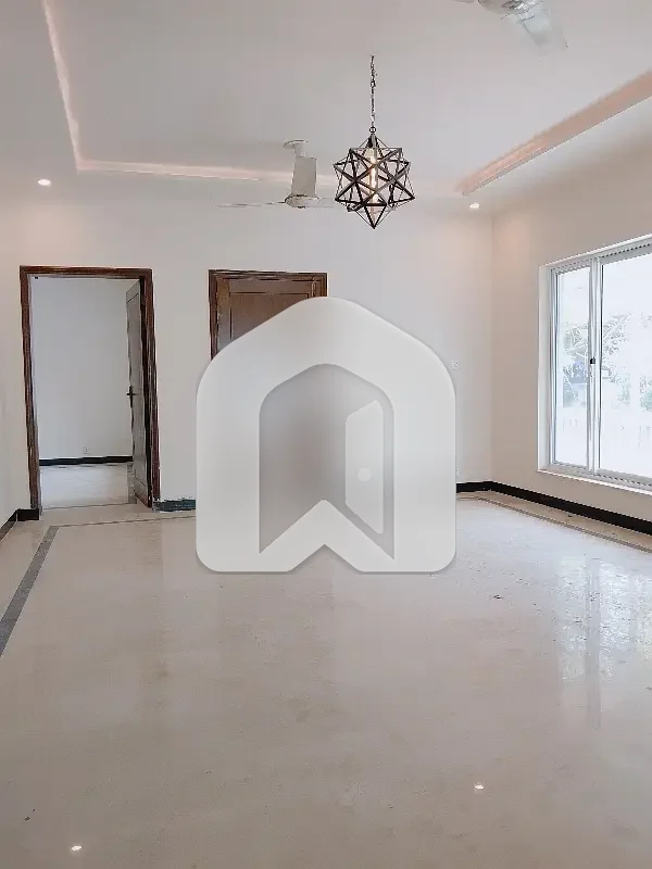 5 BEDROOM HOUSE AVAILABLE FOR RENT F-11 ISLAMABAD Prime & Ideal Location | Perfect for Family Living, photo 11