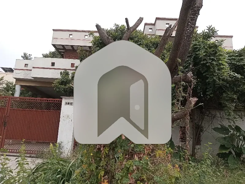 I-8 One Kanal Ground Portion For Rent.