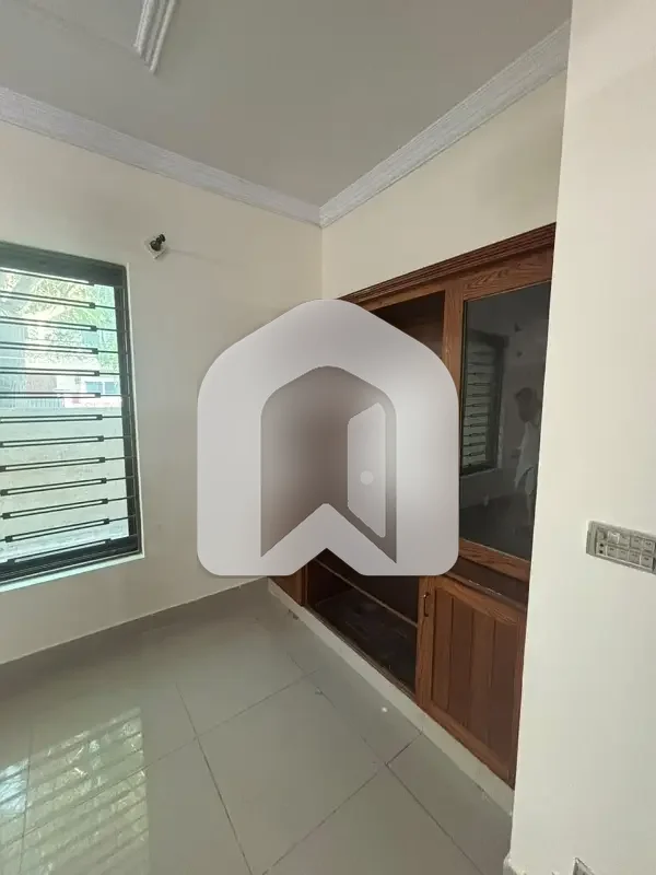 14 Marla Ground Floor Available For Rent G-13 Islamabad, photo 8