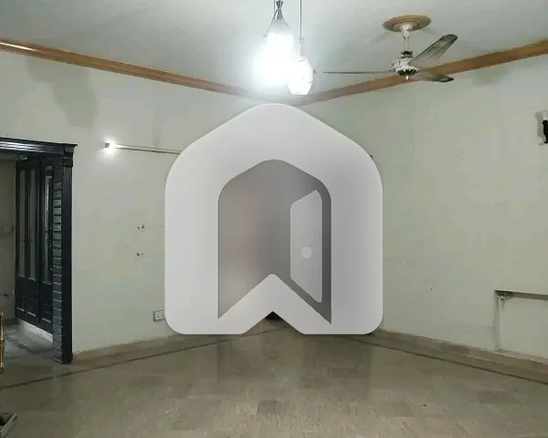 Highly-Desirable Lower Portion Available In E-11/3 For rent, photo 7