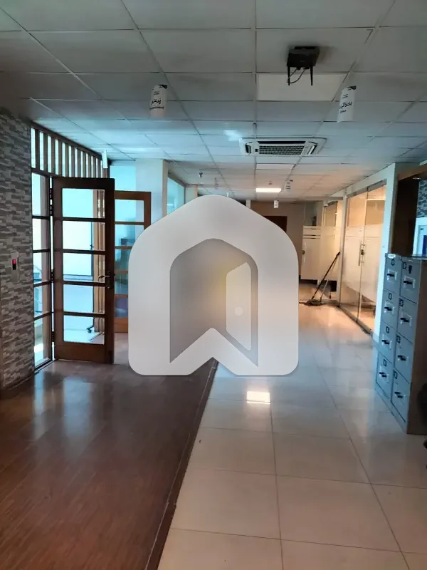 F-7 24,000 Sqft Luxury Corporate Office With Big Parking, Lift Is Available, photo 16