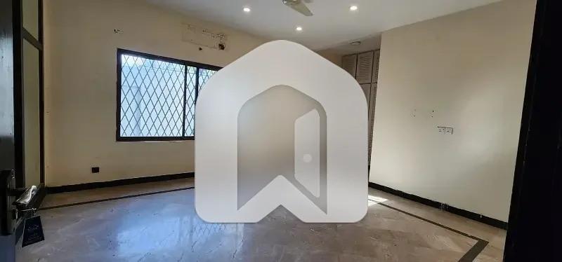 500 Square Yards House Is Available For Rent In F-7/2, photo 5