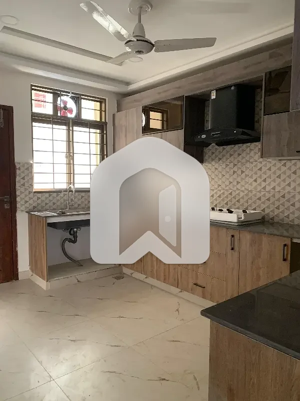 A 2900 Square Feet Flat In Islamabad Is On The Market For rent, photo 8