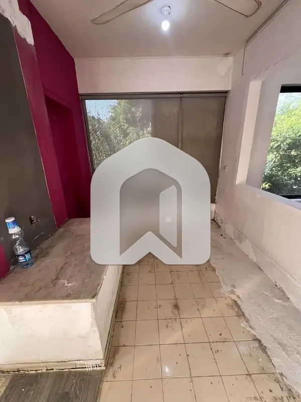 Flat Sized 800 Square Feet In F-7/1, photo 8
