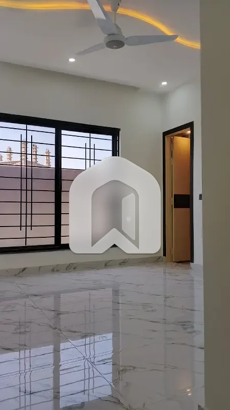5 Marla Luxury House For Rent In Faisal Town, photo 10