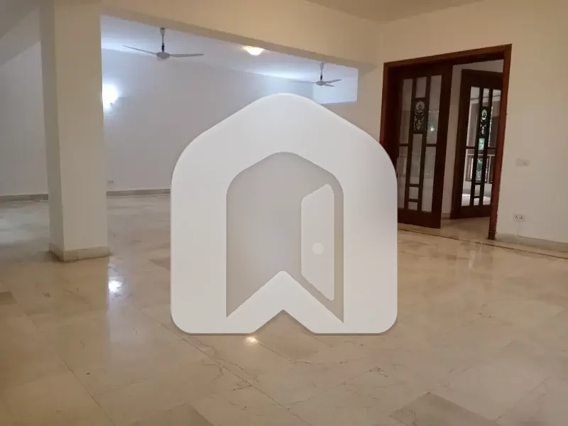 1000 Square Yards House For Rent F-6, Islamabad Prime Location | Large Front Lawn | Beautiful Green Space, photo 11