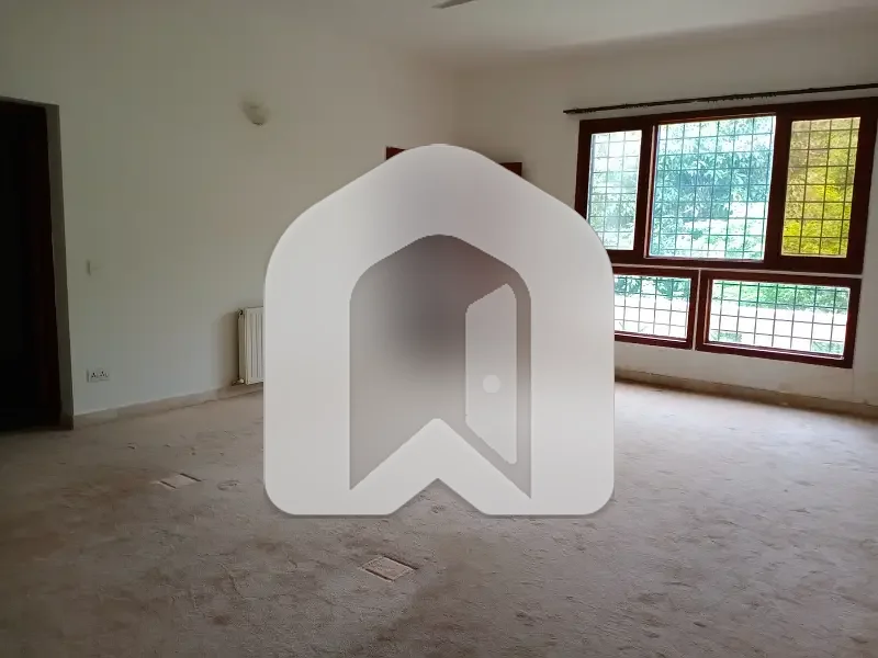 1000 Square Yards House For Rent F-6, Islamabad Prime Location | Large Front Lawn | Beautiful Green Space, photo 25