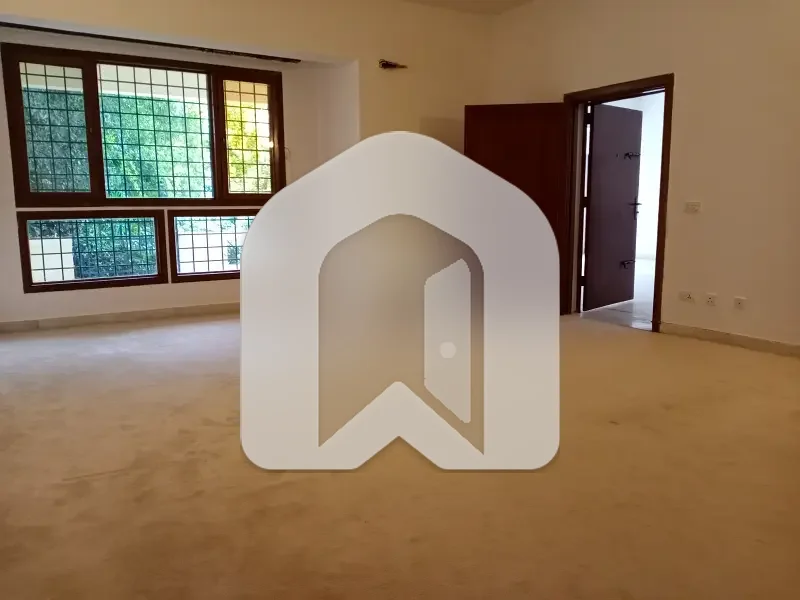 1000 Square Yards House For Rent F-6, Islamabad Prime Location | Large Front Lawn | Beautiful Green Space, photo 21