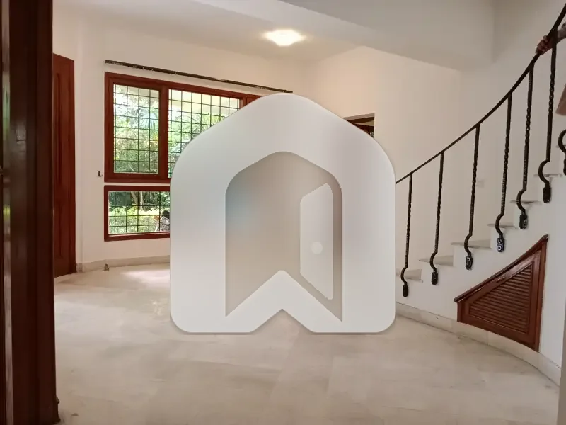 1000 Square Yards House For Rent F-6, Islamabad Prime Location | Large Front Lawn | Beautiful Green Space, photo 15