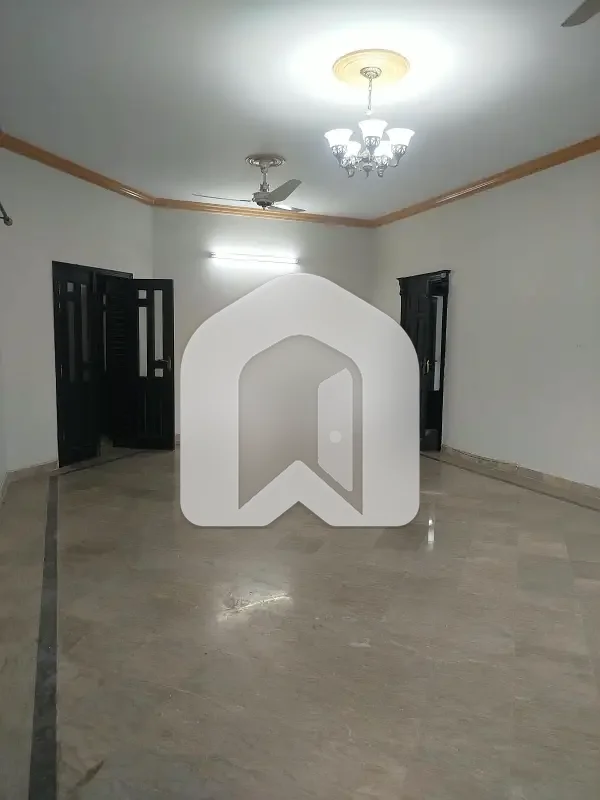 Three Bedroom Unfurnished Ground Portion for Rent E-11/3, Islamabad, photo 6