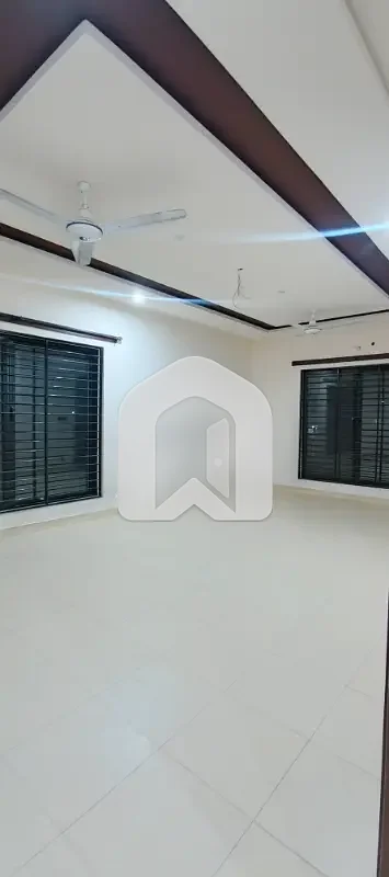 1 kanal Upper Portion available for rent g15 islamabad, photo 6