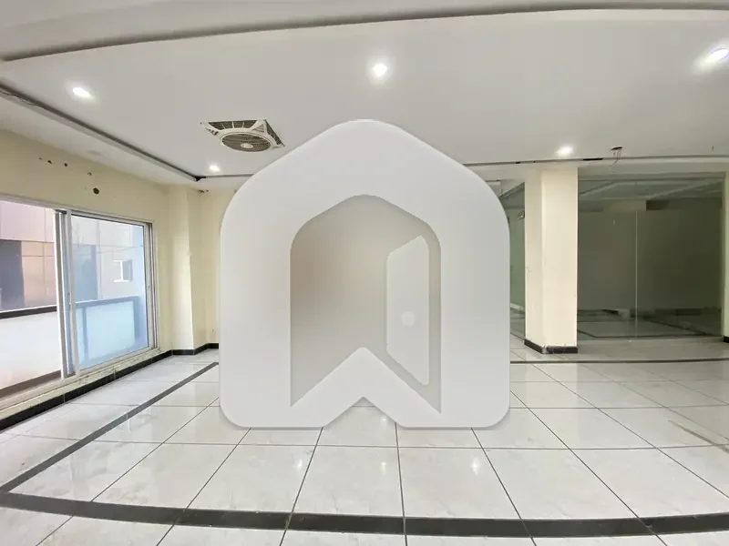 2500 Sq Ft Office For Rent - Business Square, Gulberg Greens - Rs. 213,000 modern office in Business Square, Gulberg Greens. Corporate fit-out, dedicated parking, 24/7 security, high-speed internet. Ideal for IT / corporate setup. Available now.