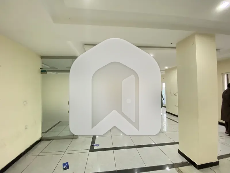 2500 Sq Ft Office For Rent - Business Square, Gulberg Greens - Rs. 213,000 modern office in Business Square, Gulberg Greens. Corporate fit-out, dedicated parking, 24/7 security, high-speed internet. Ideal for IT / corporate setup. Available now., photo 19
