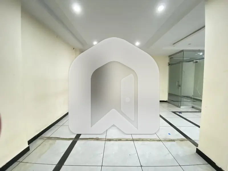 2500 Sq Ft Office For Rent - Business Square, Gulberg Greens - Rs. 213,000 modern office in Business Square, Gulberg Greens. Corporate fit-out, dedicated parking, 24/7 security, high-speed internet. Ideal for IT / corporate setup. Available now., photo 12