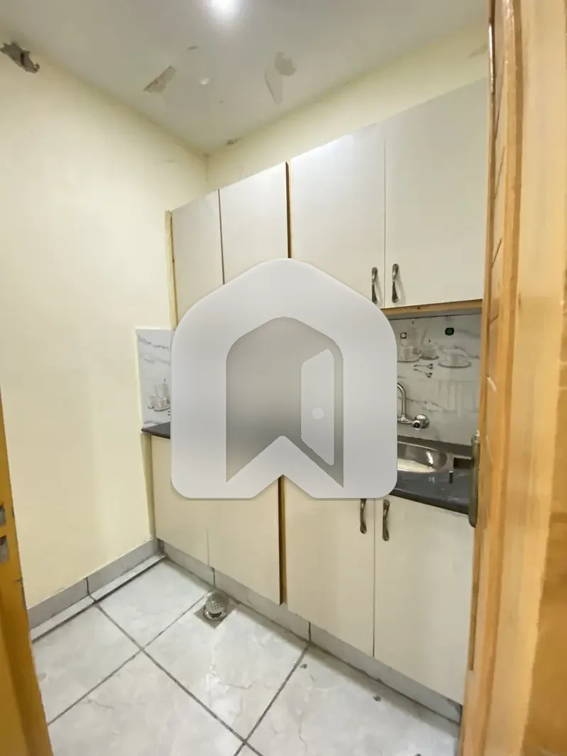 2500 Sq Ft Office For Rent - Business Square, Gulberg Greens - Rs. 213,000 modern office in Business Square, Gulberg Greens. Corporate fit-out, dedicated parking, 24/7 security, high-speed internet. Ideal for IT / corporate setup. Available now., photo 17