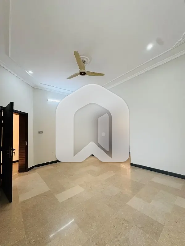 14 Marla Double Storey Double Prime Location House for Rent in Multi Gardens B-17 Islamabad Block B, photo 11