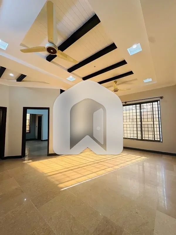 14 Marla Double Storey Double Prime Location House for Rent in Multi Gardens B-17 Islamabad Block B, photo 6